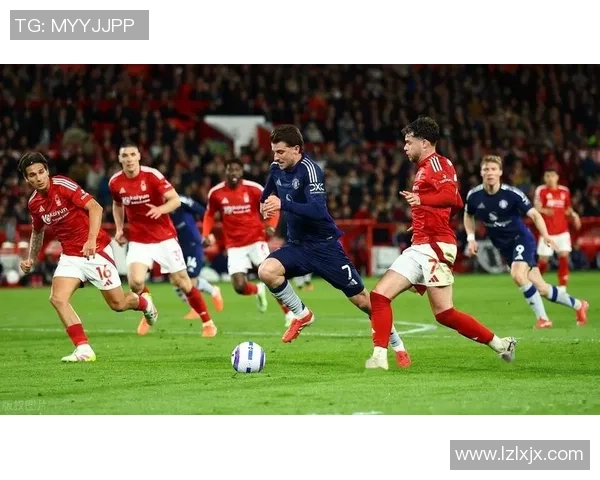 红魔对决蓝月亮曼联与曼城德比战的激情与荣耀